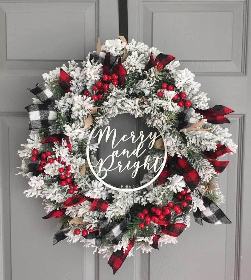 Everyday Wholesome | 25 Christmas Wreaths & Door Hangers for the Holidays