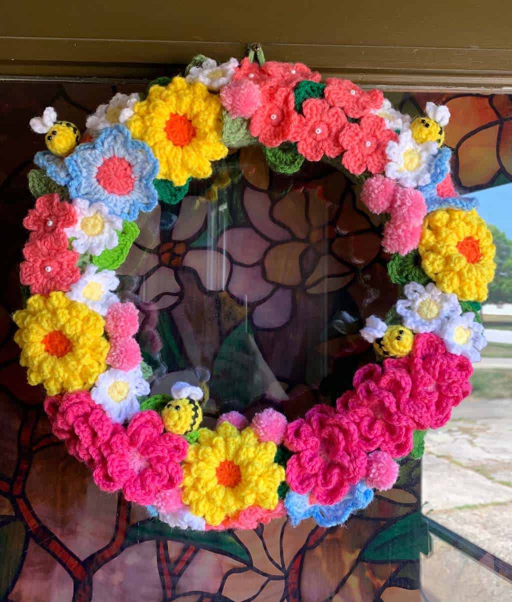 Everyday Wholesome | 100 Bright Spring Wreaths for the Front Door