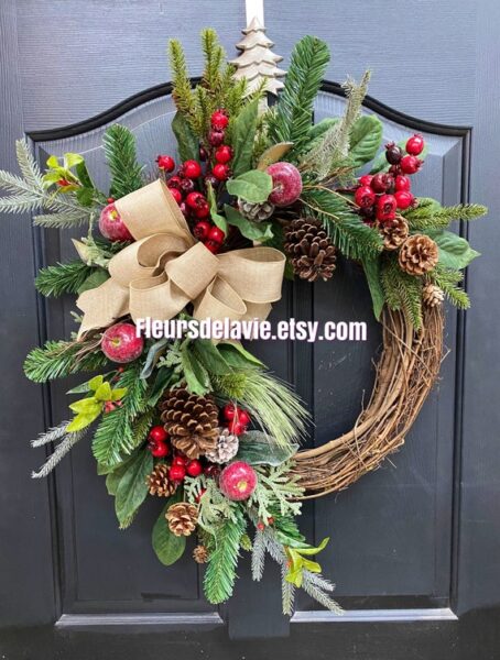 Everyday Wholesome | 30+ Classic Christmas Wreaths