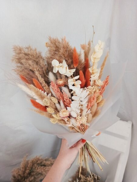 Everyday Wholesome | 35 Fall Bridal Bouquets for your Autumn Wedding