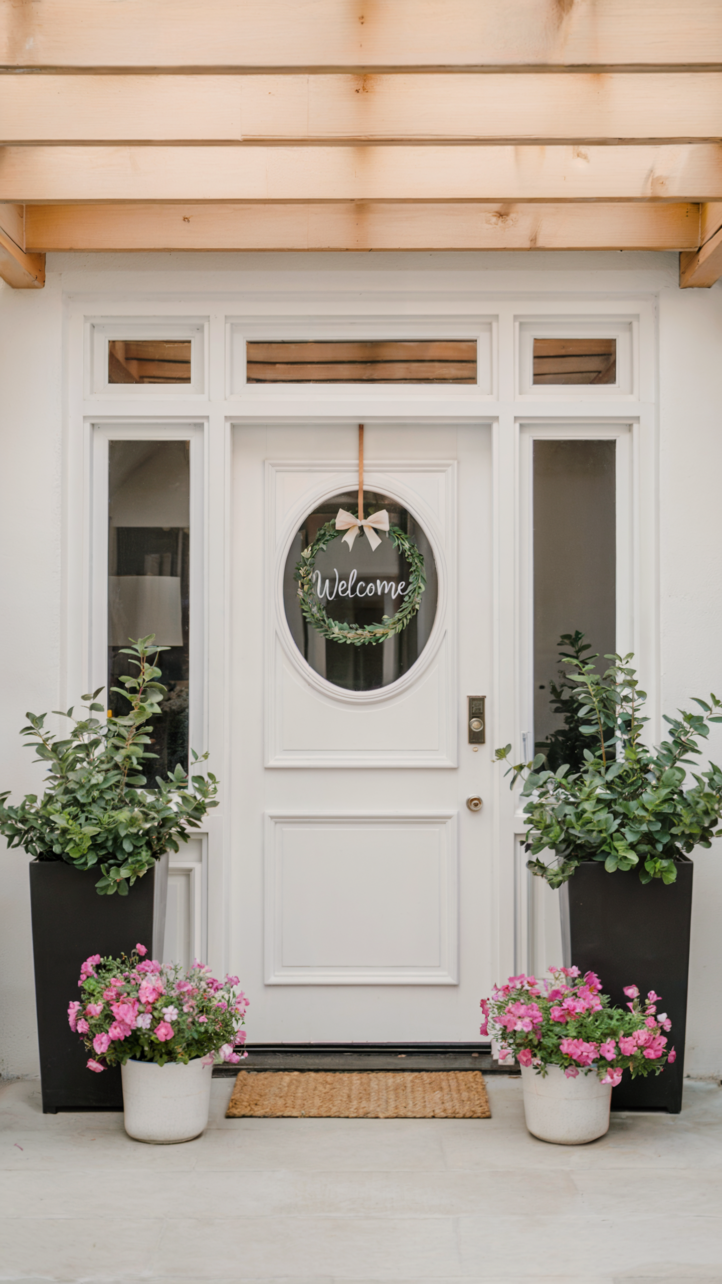 10 Beautiful Planter Ideas to Style Your Front Porch Year-Round ...